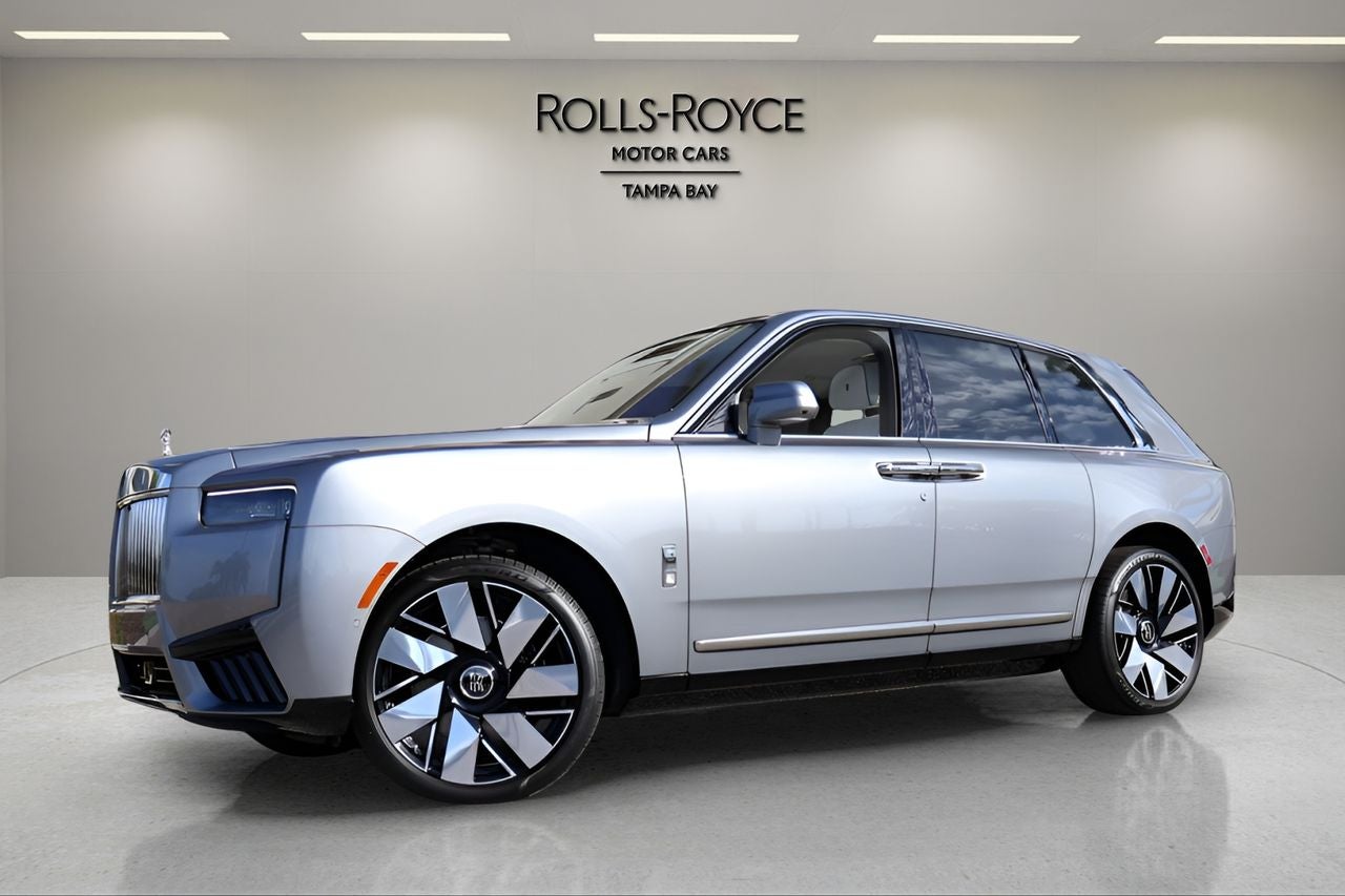 2026 Rolls-Royce Cullinan Sport Utility in Silver — front three-quarter view