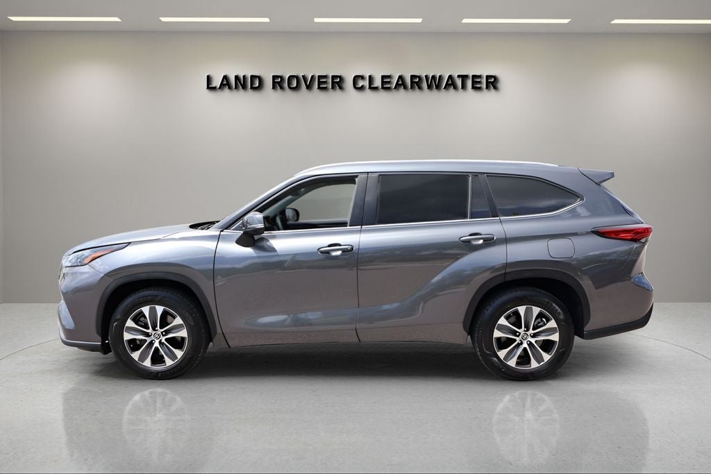 2023 Toyota Highlander — side profile view