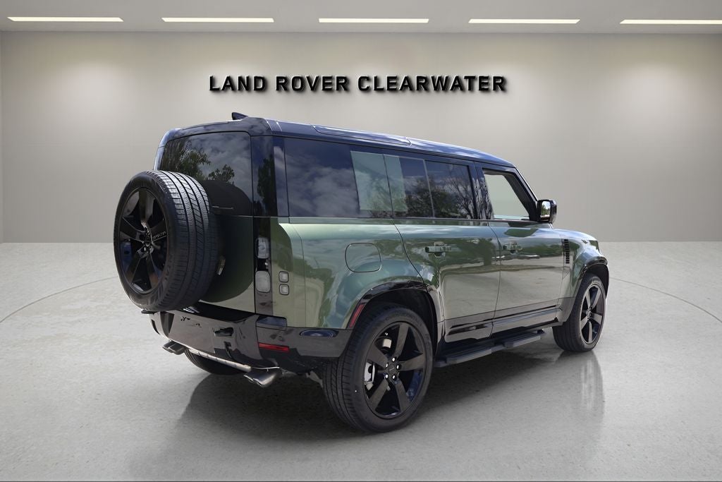 2026 Land Rover Defender 110 — detail view