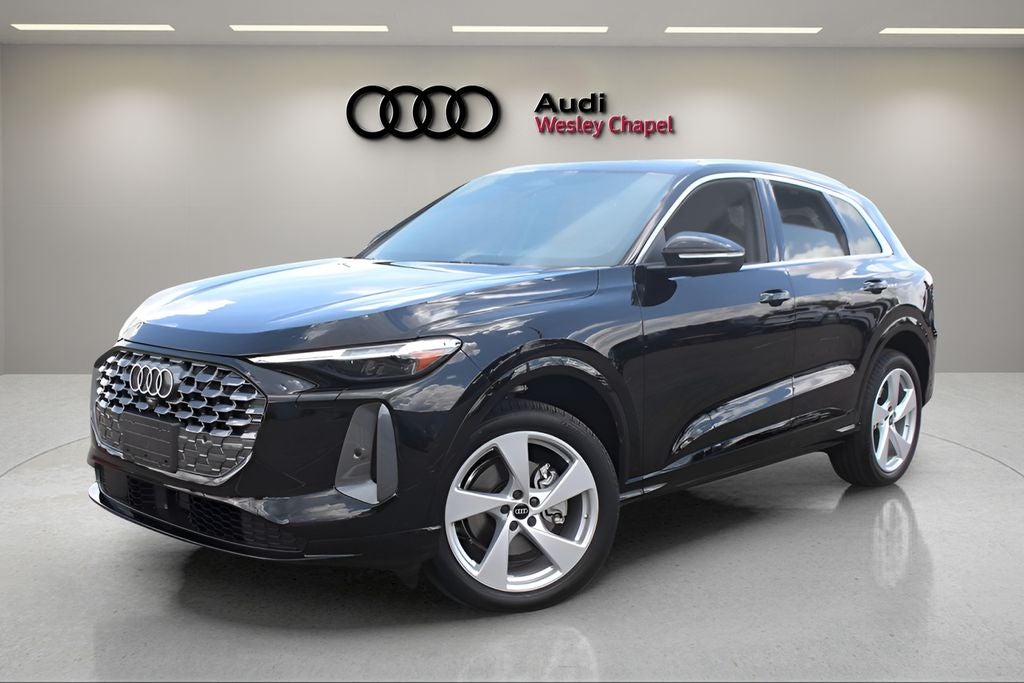 2025 Audi Q5 2.0T Premium Plus quattro in Mythos Black Metallic — front three-quarter view