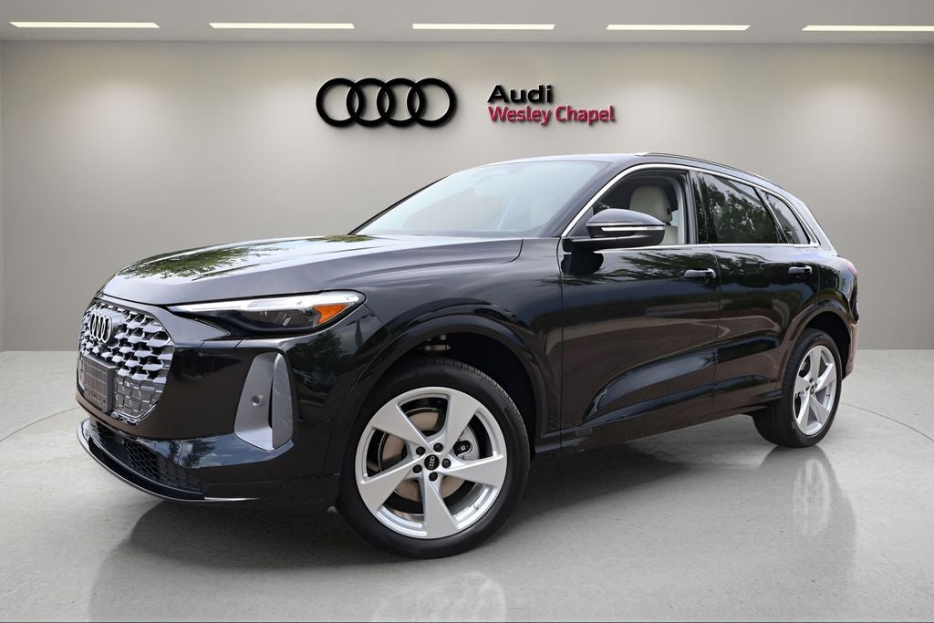 2026 Audi Q5 2.0T Premium Plus quattro in Mythos Black Metallic — front three-quarter view