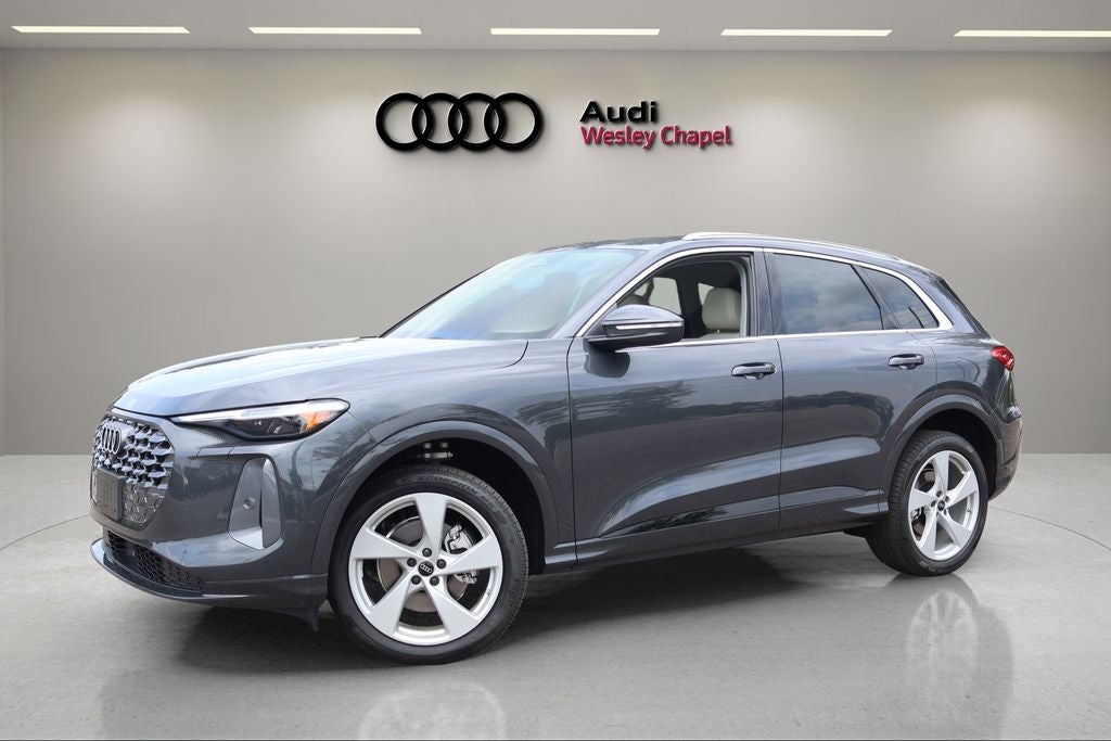 2026 Audi Q5 2.0T Premium Plus quattro in Tambora Gray Metallic — front three-quarter view
