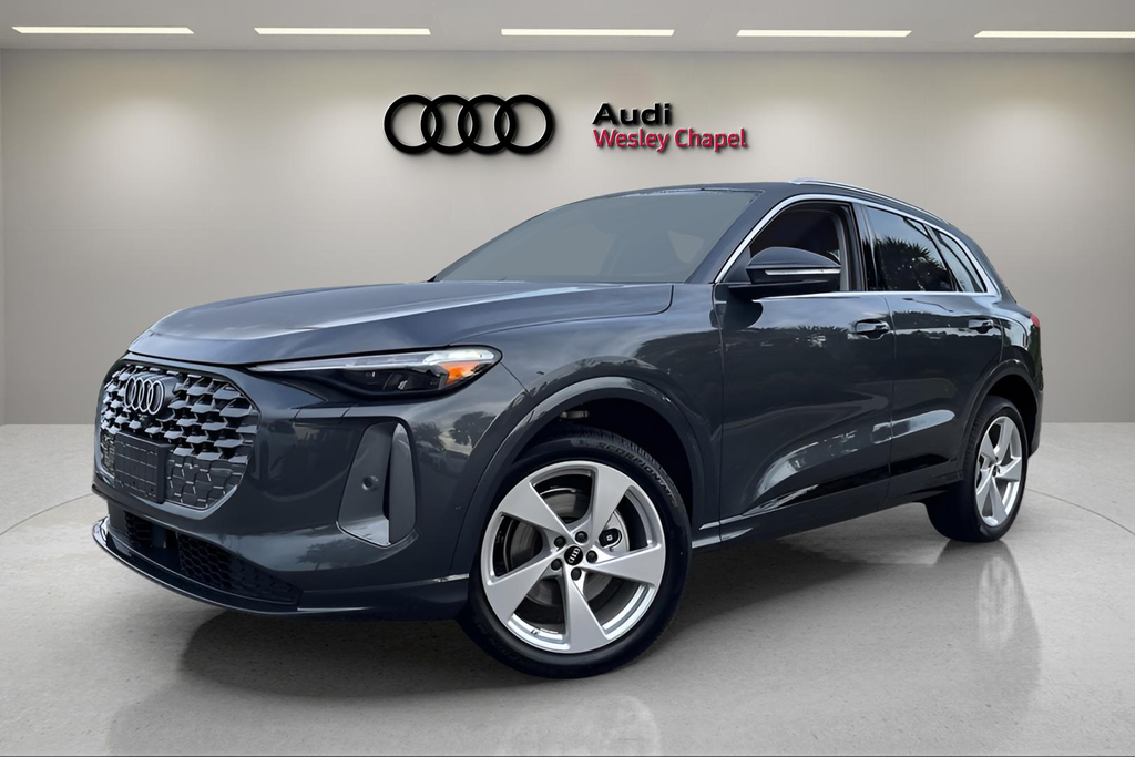 2025 Audi Q5 2.0T Premium Plus quattro in Tambora Gray Metallic — front three-quarter view