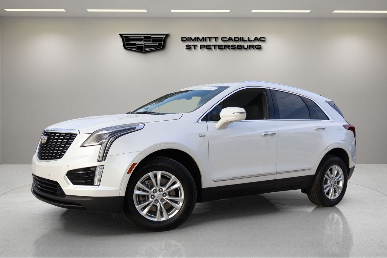 2022 Cadillac XT5 Luxury in Crystal White Tricoat — front three-quarter view