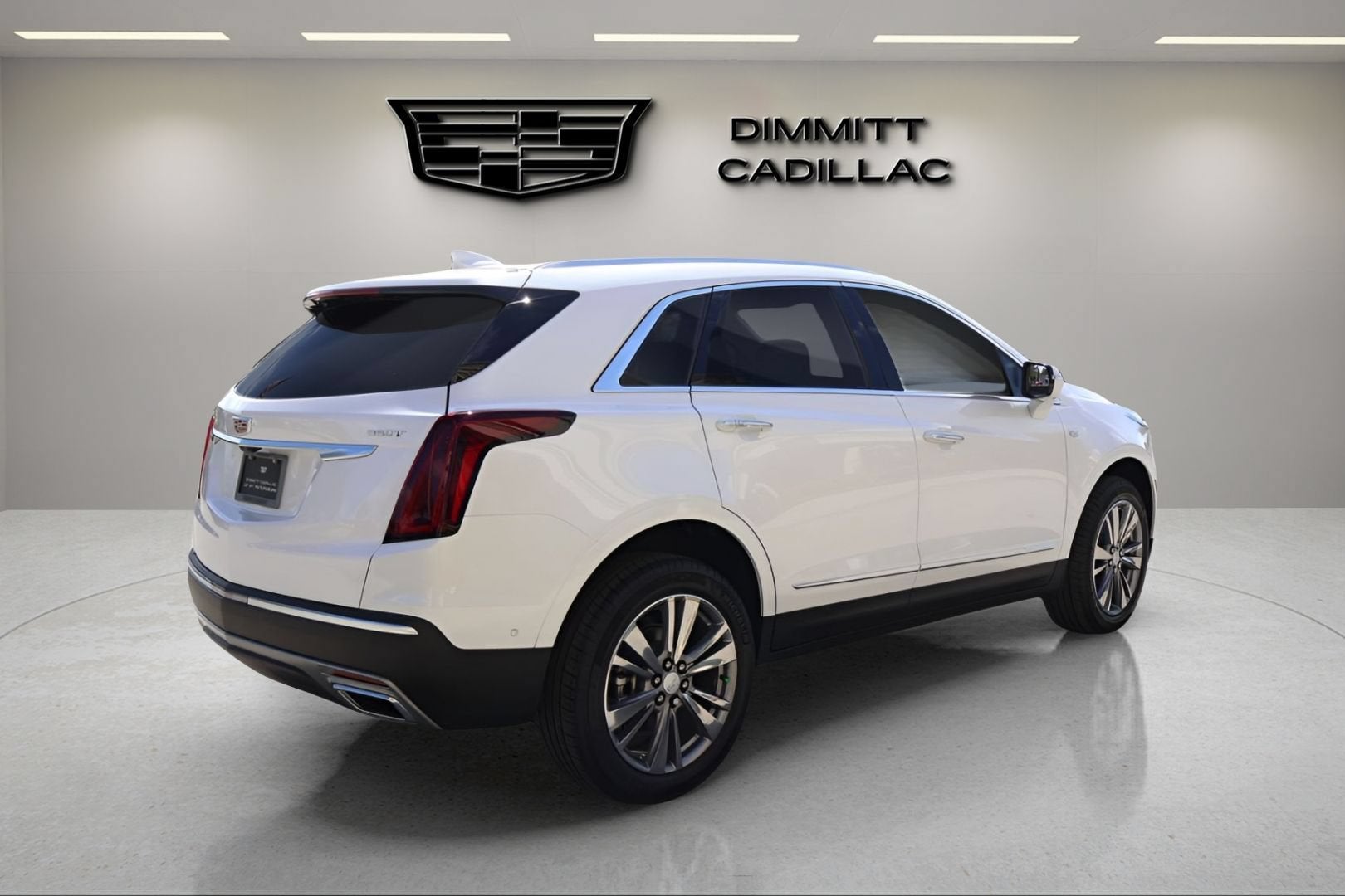 2026 Cadillac XT5 — detail view