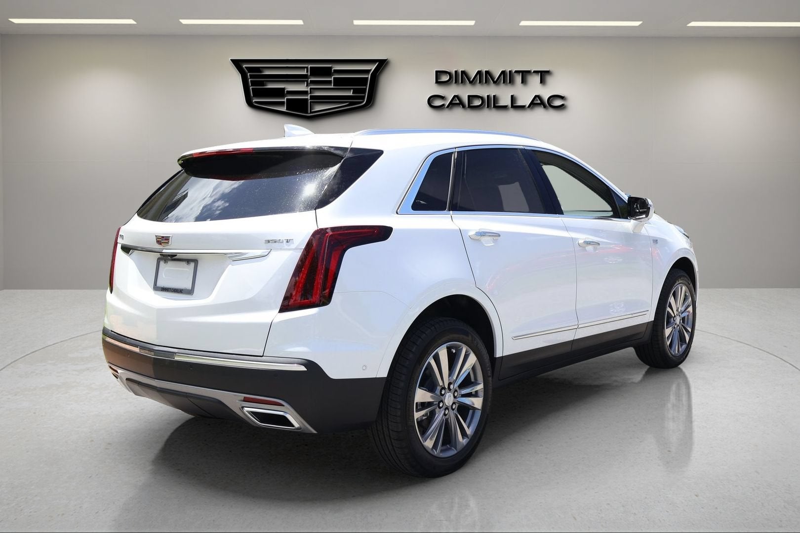 2026 Cadillac XT5 — detail view
