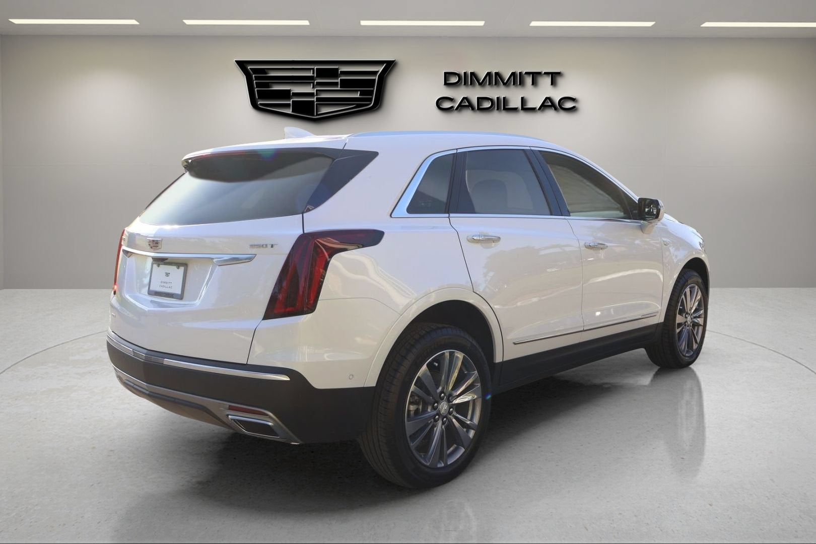 2026 Cadillac XT5 — detail view